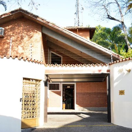 Pousada O Garimpo. Embu Esterno foto