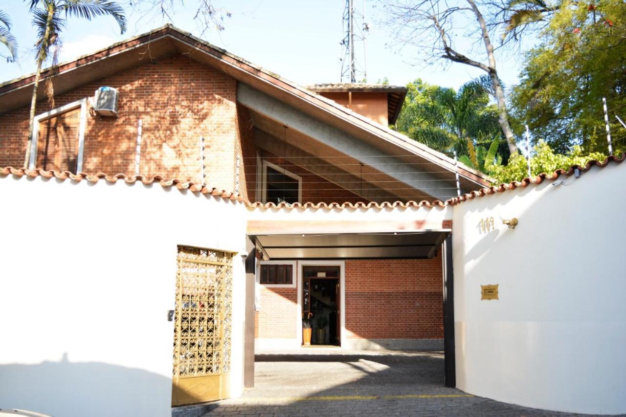 Pousada O Garimpo. Embu Esterno foto